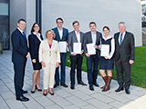 Ausgezeichnete Studenten und Lehrende zusammen mit NRW-Wissenschaftsministerin Schulze. 
