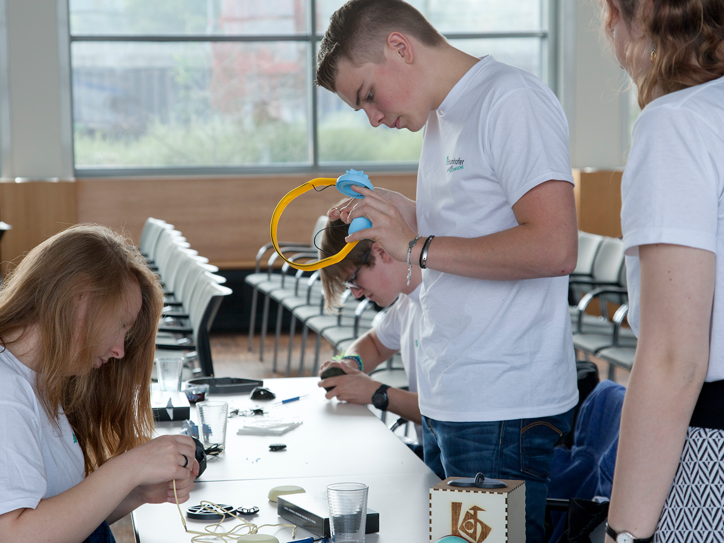 Welches Produkt entwerfen die Schülerinnen und Schüler im diesjährigen Technik-Workshop? Welches Produkt entwerfen die Schülerinnen und Schüler im diesjährigen Technik-Workshop?