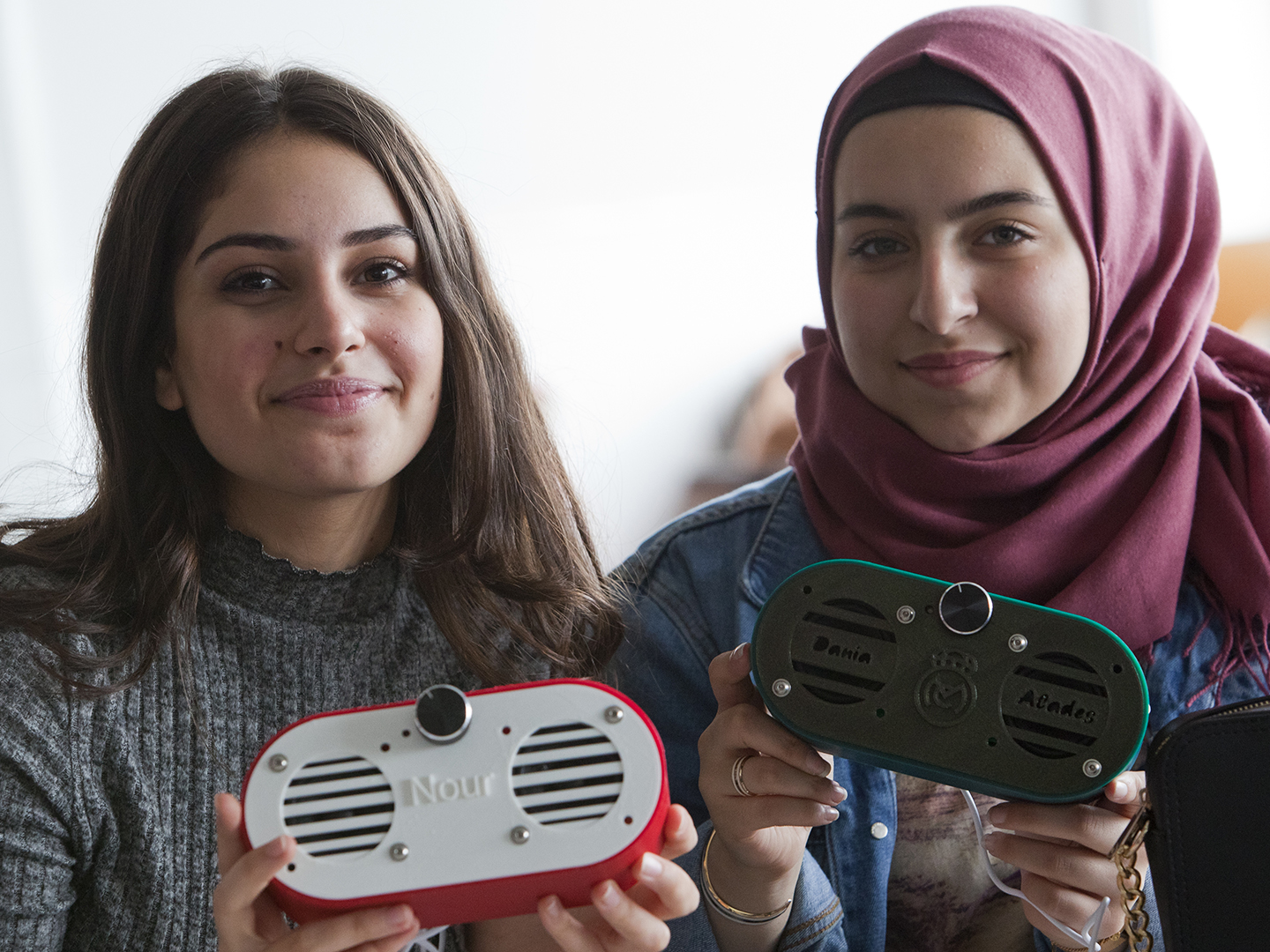 Ergebnispräsentation des Workshops »Digitale Fertigungstechniken«: die eigene Boombox.