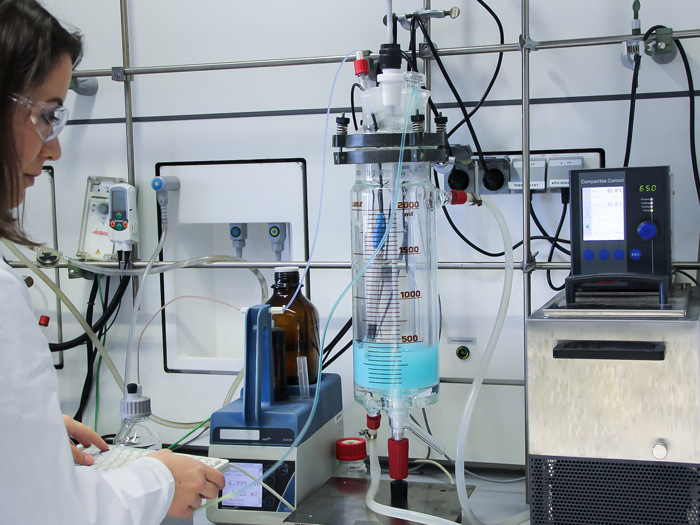 2-l-Präparationanlage beim Fraunhofer UMSICHT für ein erstes Scale-up von Katalysatorsynthesen. 