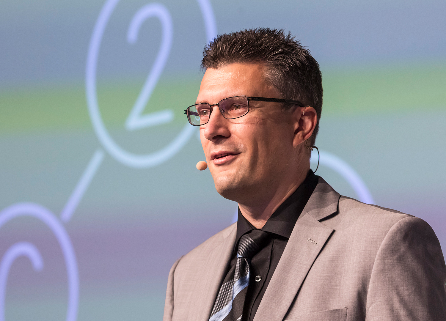 Torsten Müller eröffnete die Konferenz Torsten Müller eröffnete die Konferenz