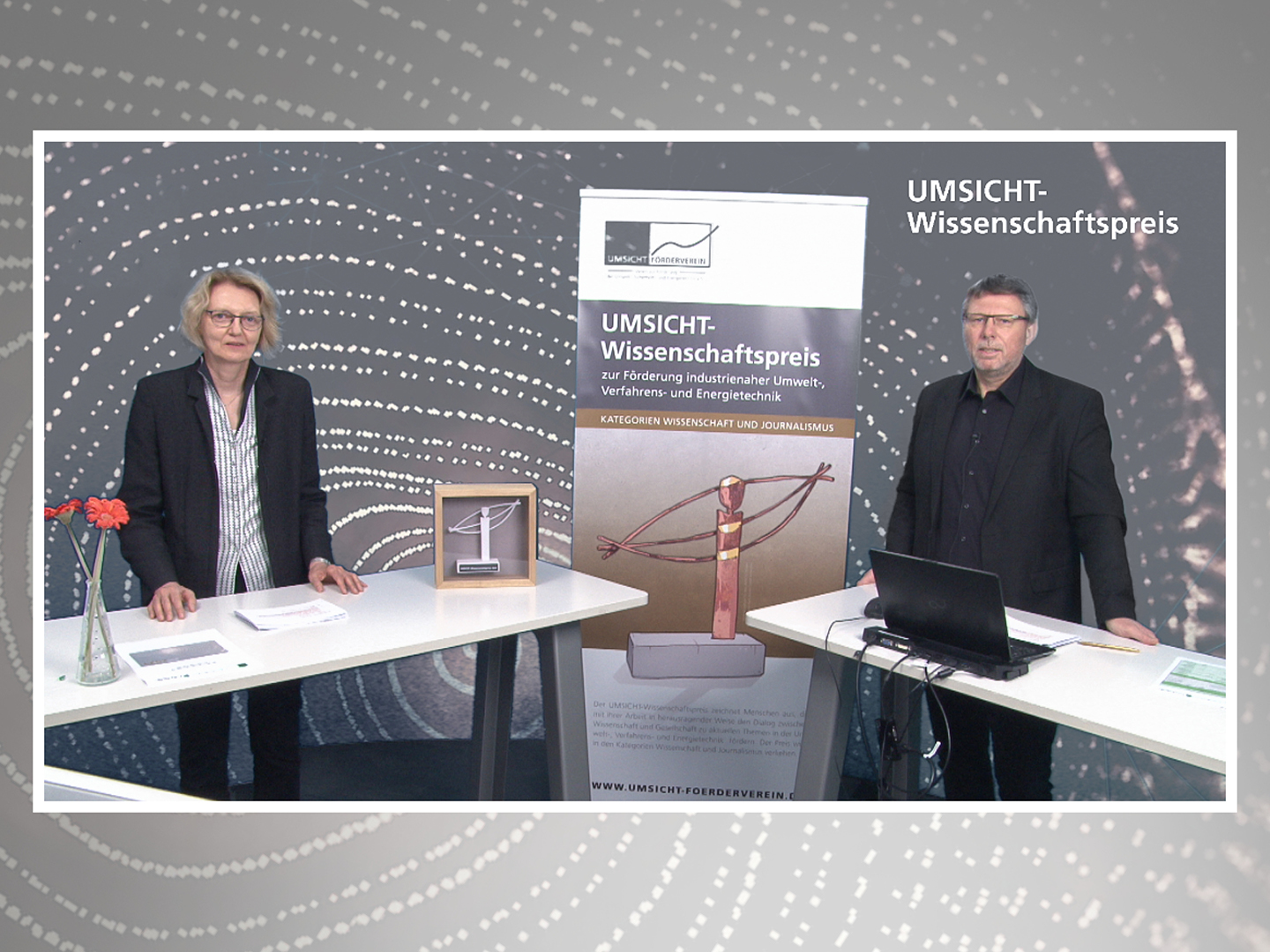 Verleihung UMSICHT-Wissenschaftspreis 2021: Dr. Susanne Raedeker, stellv. Vorstandsvorsitzende des UMSICHT-Fördervereins, und Prof. Görge Deerberg, Geschäftsführer des UMSICHT-Fördervereins. Verleihung UMSICHT-Wissenschaftspreis 2021: Dr. Susanne Raedeker, stellv. Vorstandsvorsitzende des UMSICHT-Fördervereins, und Prof. Görge Deerberg, Geschäftsführer des UMSICHT-Fördervereins.