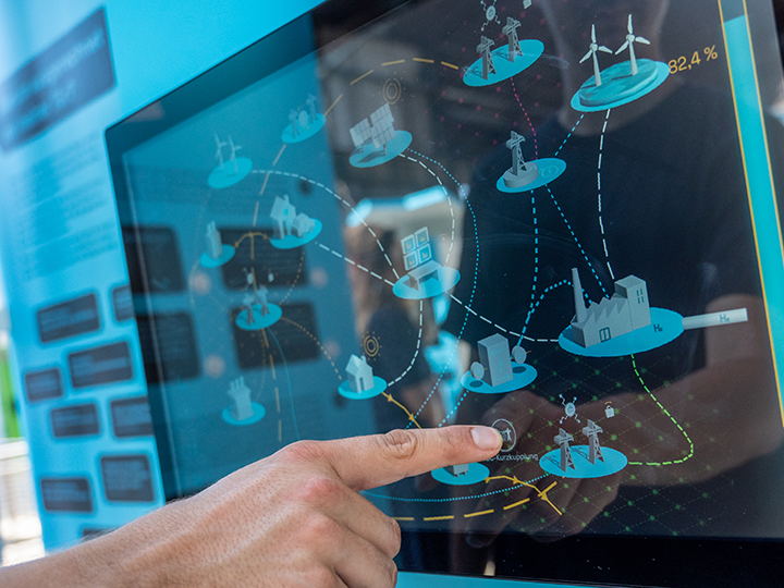 In der Themeninsel »Vernetzen« dreht sich alles darum, wie erneuerbare Energien dahin gelangen, wo sie gebraucht werden – und wie die notwendige Infrastruktur dazu aussieht.