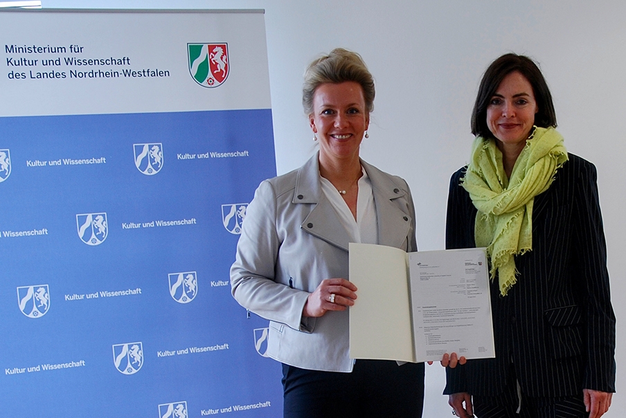 KlarTEXt / Ministerin Ina Brandes und Professorin Maike Rabe