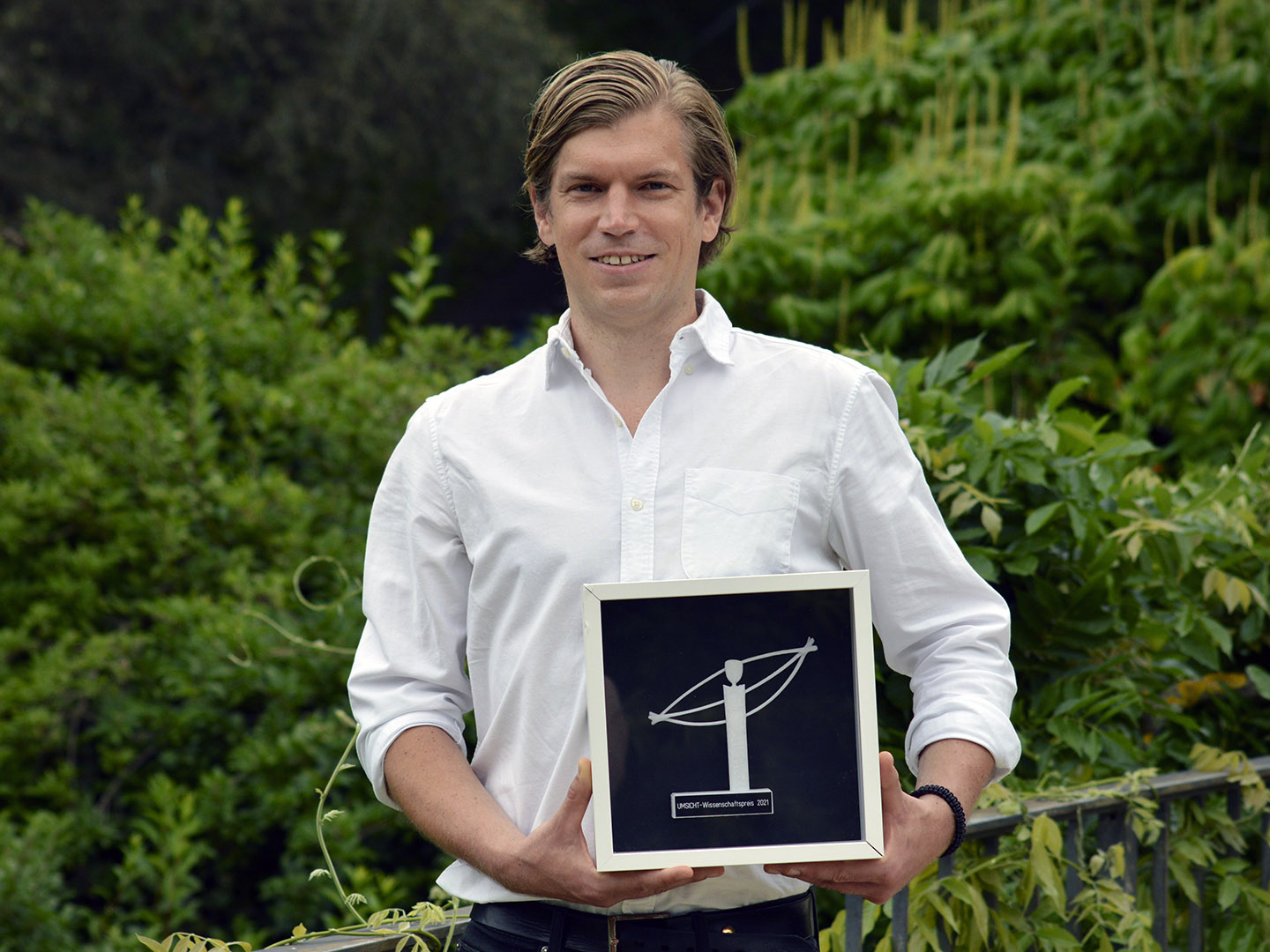 Dr. Jörg Schube has been awarded the UMSICHT Science Award 2021 in the category Science. Dr. Jörg Schube has been awarded the UMSICHT Science Award 2021 in the category Science.