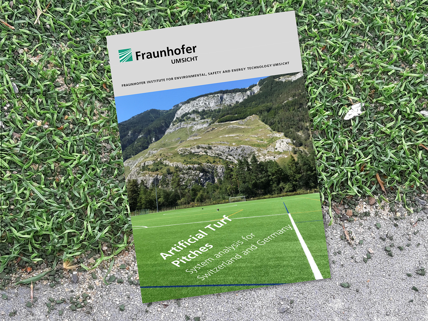 Artificial turf pitches – system analysis for Switzerland and Germany taking into account microplastic and greenhouse gas emissions, recycling, locations and standards, costs, and player opinions.