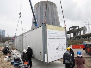 Aufbau der Methanolanlage im Carbon2Chem®-Technikum bei thyssenkrupp Steel Europe in Duisburg.